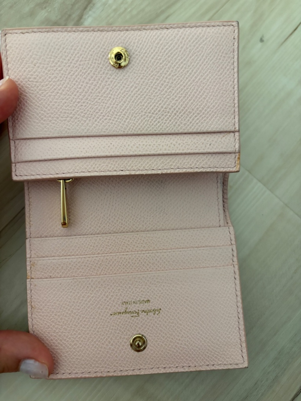 Ferragamo Wallet - Picture 6 of 9